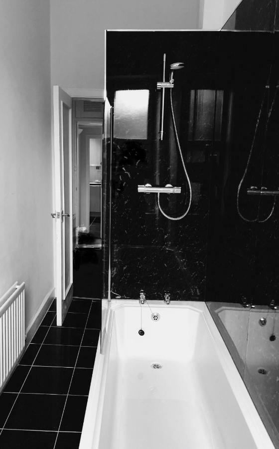 Glasgow Home From Home Bagian luar foto